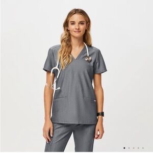 Figs Graphite Scrubs Set